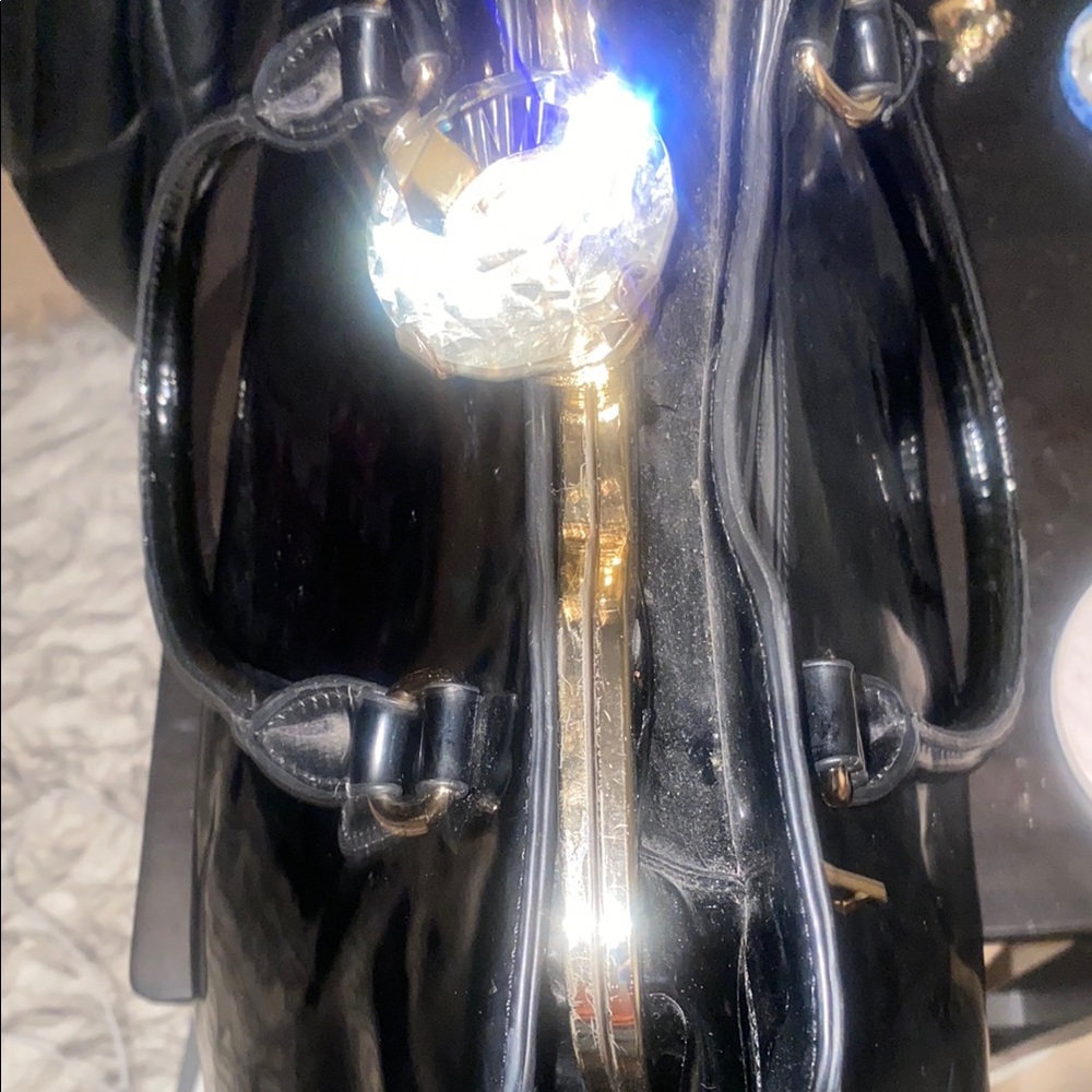Chic Black and Gold Handbag